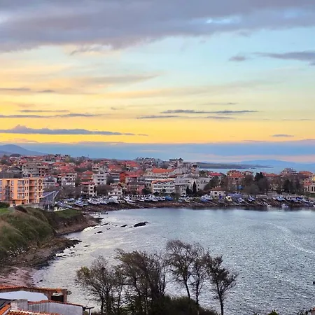Sea View Luxury Apartments- Harbor View Luxury * Ahtopol